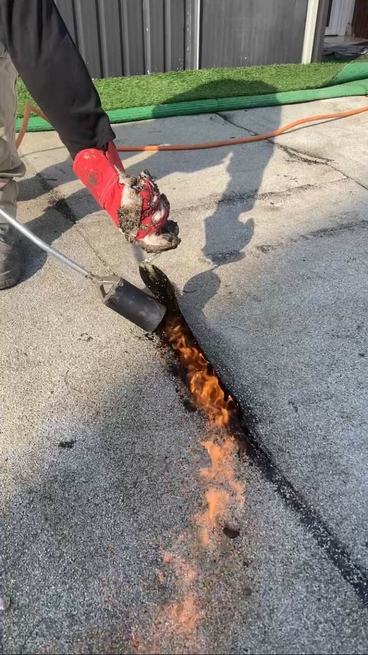 חיזוק ודיבוק אריחי חיפוי חיצוניים מתפוררים
